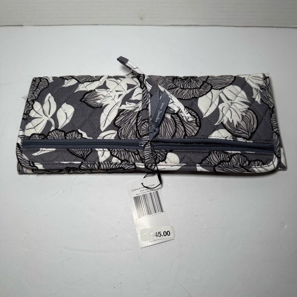 NWT Vera Bradley Curling Flat Iron Cover Gray Floral Moon Shadow Meadow - Picture 1 of 3